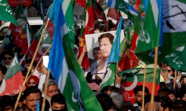 নির্বাচন বাতিল চেয়ে পাকিস্তানের সুপ্রিমকোর্টে আবেদন