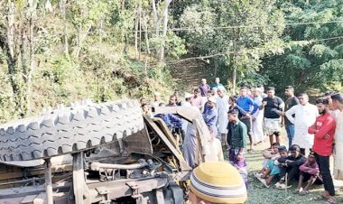 জৈন্তাপুরে পর্যটকবাহী বাসের সঙ্গে ট্রাকের সংঘর্ষে শিশু নি-হ-ত