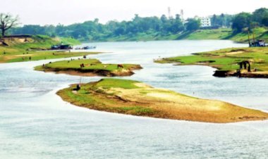 দেশের অন্যতম দীর্ঘ নদী সুরমা এখন শীর্ণ খাল