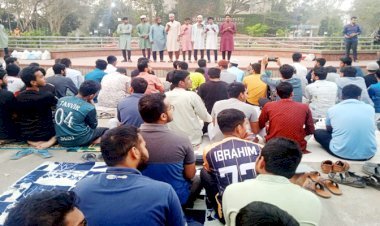 শাবিপ্রবি শিক্ষার্থীদের প্রতিবাদের ভাষা গণ ইফতার