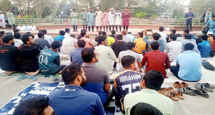 শাবিপ্রবি শিক্ষার্থীদের প্রতিবাদের ভাষা গণ ইফতার