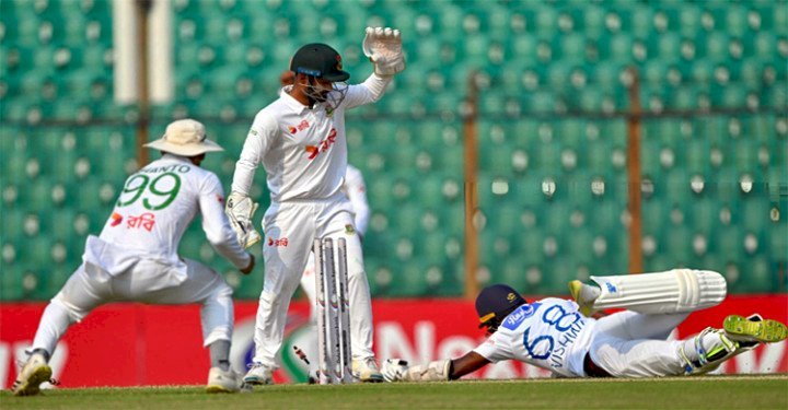 ভারতের ৪৮ বছরের রেকর্ড ভেঙেই থামল শ্রীলঙ্কা