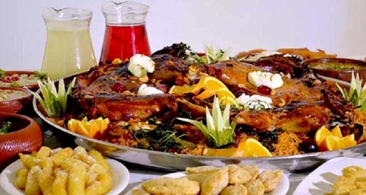 ফুরির বাড়ি ইফতারি: প্রথা নাকি বোঝা