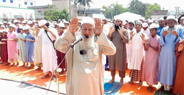 বৃষ্টি প্রার্থনায় সারাদেশে ইসতিসকার নামাজ