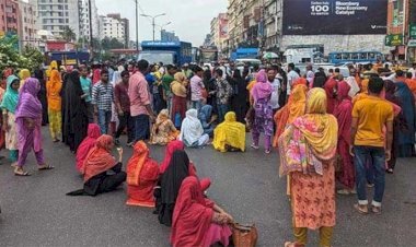 বনানীতে সড়ক অবরোধ করে শ্রমিকদের বিক্ষোভ