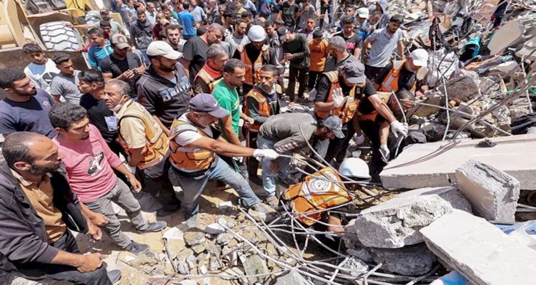ইসরায়েলের হামলায় একদিনে ৮২ ফিলিস্তিনি নিহত