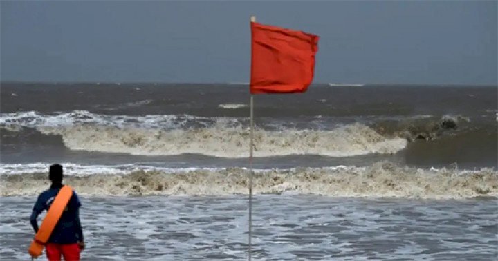 ঘূর্ণিঝড় রেমাল: মহাবিপদ সংকেত ঘোষণা