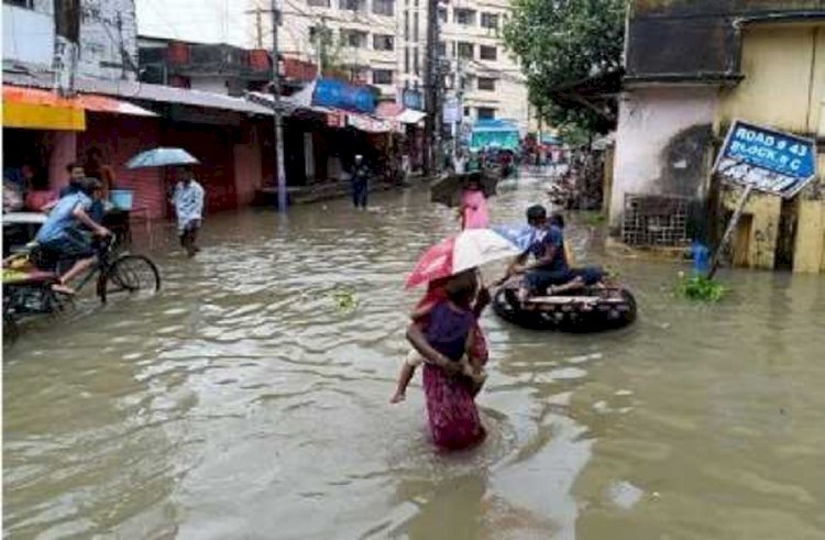 এবার সকালের বৃষ্টিতে নগরে জলাবদ্ধতা