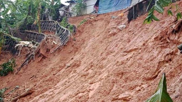 রোহিঙ্গা ক্যাম্পে পাহাড় ধস, ৯ জনের মরদেহ উদ্ধার