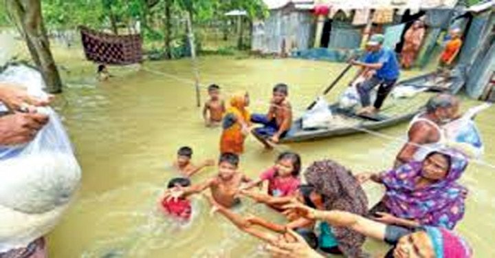 সিলেটে ত্রাণ বিতরণ: বন্যার্তদের মাথাপিছু বরাদ্দ ৫ টাকা, চাল ১,১২৫ গ্রাম!