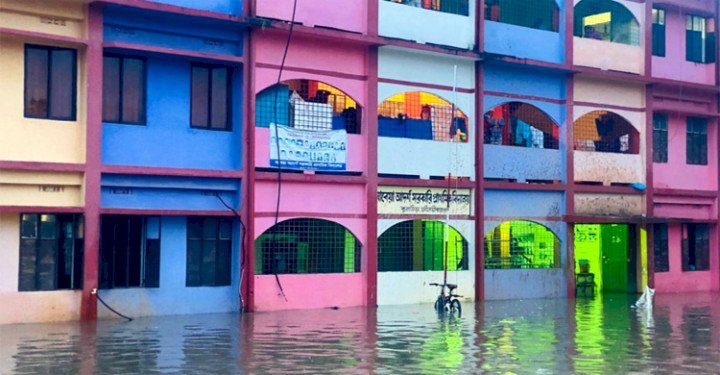 সিলেটে বন্যায় ৮৮৯ বিদ্যালয়ে পাঠদান স্থগিত