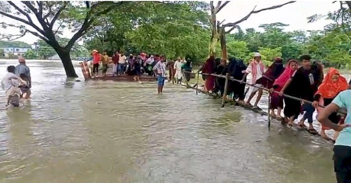 সিলেট ও সুনামগঞ্জে দীর্ঘস্থায়ী বন্যা আতঙ্ক, চরম জনদুর্ভোগ