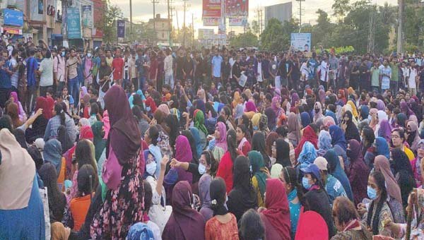 কোটা আন্দোলন: ফের সিলেট-সুনামগঞ্জ সড়ক অবরোধ শিক্ষার্থীদের