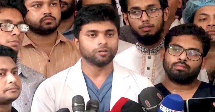 সারাদেশে চিকিৎসকদের ‘কমপ্লিট শাটডাউন’ ঘোষণা