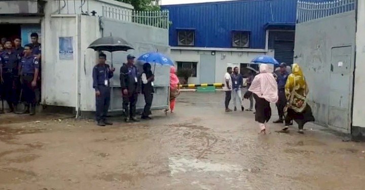 খুলেছে অধিকাংশ পোশাক কারখানা, নিরাপত্তা জোরদার