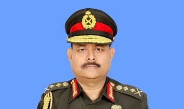 স্ত্রীসহ সাবেক সেনাপ্রধান আজিজের দেশত্যাগে নিষেধাজ্ঞা