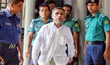 দুর্নীতির মামলায় বাবরকে ৮ বছরের সাজা থেকে খালাস