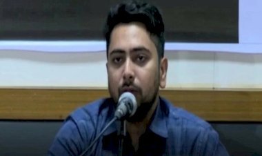 রাষ্ট্রপতি ইস্যুতে সিদ্ধান্ত নিতে আলোচনা হচ্ছে : তথ্য উপদেষ্টা