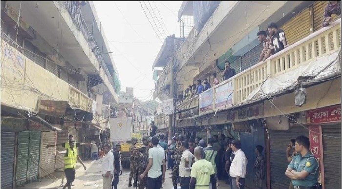 সিলেট নগরের ফুটপাত ও সড়ক দখলমুক্ত করতে যৌথবাহিনীর অভিযান