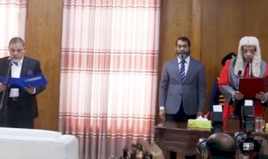 শপথ নিলেন নতুন সিইসি ও নির্বাচন কমিশনাররা