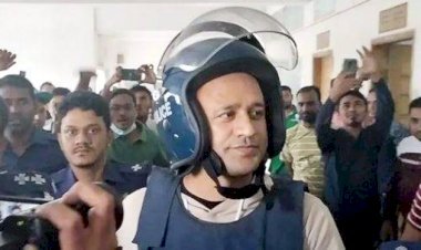 দুইদিন জিজ্ঞাসাবাদের পর কারাগারে ব্যারিস্টার সুমন