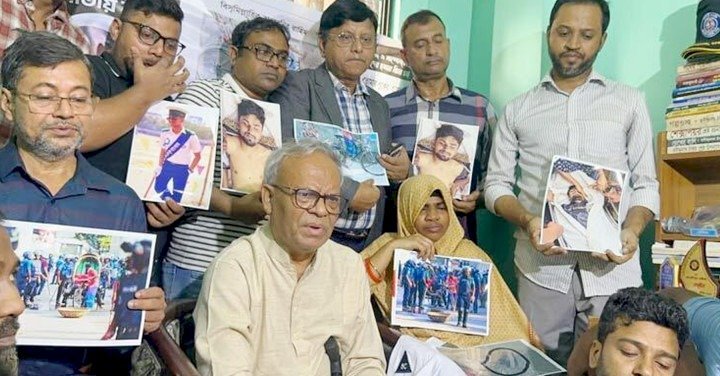 'জাতির ভবিষ্যৎ ধ্বংস করে পালিয়ে গেছেন শেখ হাসিনা'