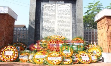 সিলেটে ফুলেল শ্রদ্ধায় শহীদ বুদ্ধিজীবীদের সর্বস্তরের মানুষের স্মরণ
