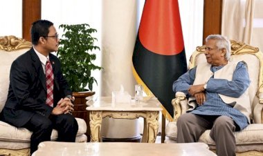 ১৮ হাজার কর্মীকে প্রবেশের সুযোগ দিতে মালয়েশিয়ার প্রতি প্রধান উপদেষ্টার আহ্বান