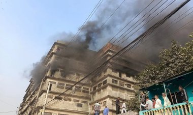 ঢাকায় ভয়াবহ আগুন, নিয়ন্ত্রণে ১২ ইউনিট