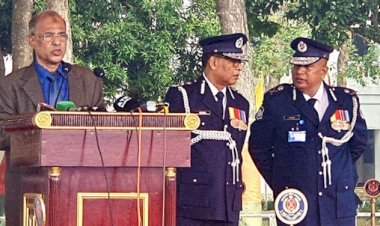'পুলিশ কোনো দলের হয়ে বেআইনি কাজ করবে না'