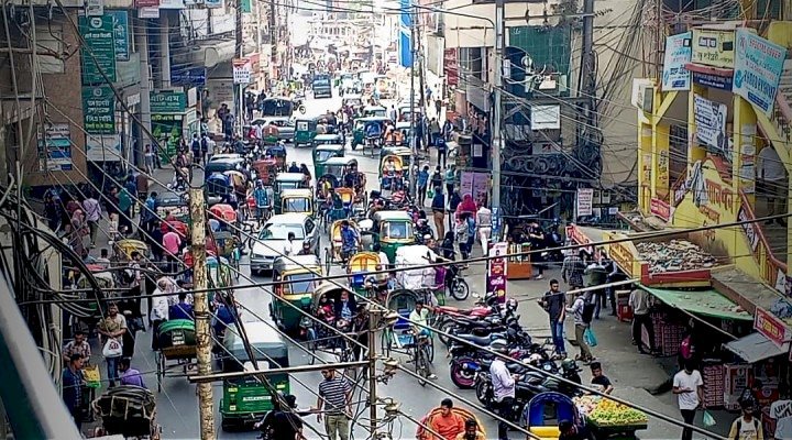 সিলেট নগরে যানজটে ভোগান্তি চরমে; নেপথ্যে কি?