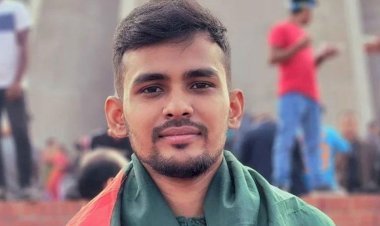 সেনাপ্রধান বুকে পাথরচাপা দিয়ে ড. ইউনূসকে মেনে নিয়েছিলেন: আসিফ