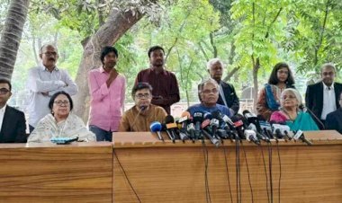 প্রধান উপদেষ্টার কাছে প্রতিবেদন জমা দিলো গণমাধ্যম সংস্কার কমিশন