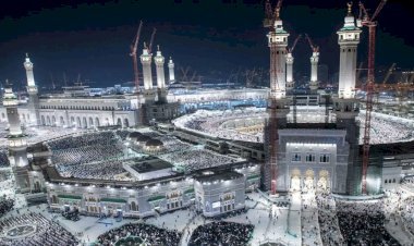 মসজিদ আল-হারামে এক দিনে ৩০ লাখ মুসল্লির নামাজ আদায়