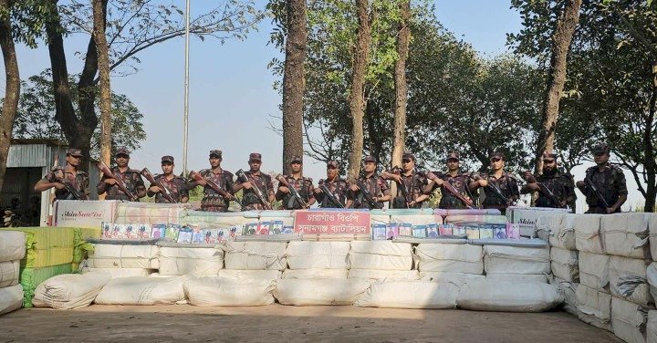 তাহিরপুর সীমান্তে ২ কোটি টাকার ভারতীয় মালামাল জব্দ