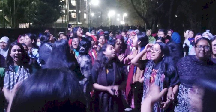 সারাদেশে ধর্ষণের ঘটনায় জড়িতদের শাস্তির দাবিতে শাবিপ্রবিতে বিক্ষোভ