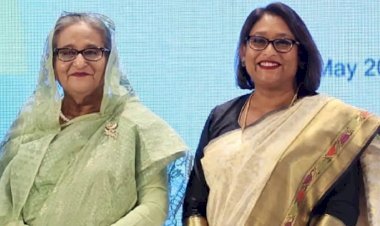 শেখ হাসিনা-পুতুলসহ ১৮ জনের বিরুদ্ধে গ্রেপ্তারি পরোয়ানা