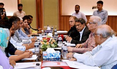 প্রাতিষ্ঠানিক দুর্বলতা ছিল বলেই ফ্যাসিবাদ প্রতিষ্ঠিত হয়েছিল - আলী রীয়াজ