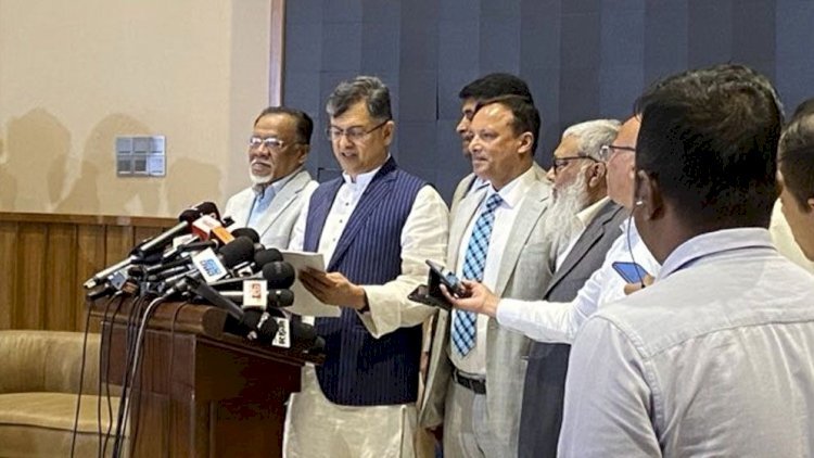 একই ব্যক্তির সরকার সংসদ ও দলীয় প্রধানের প্রশ্নে বিএনপির আপত্তি