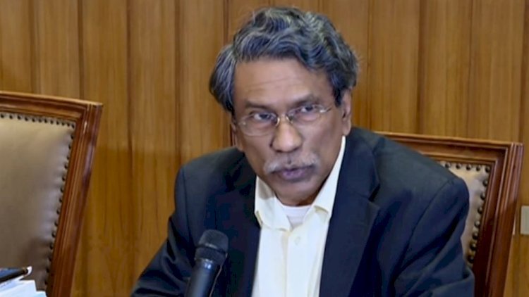 প্রধানমন্ত্রীও যাতে আইনের উর্ধ্বে উঠে না যান সেভাবে এগোচ্ছে ঐকমত্য কমিশন