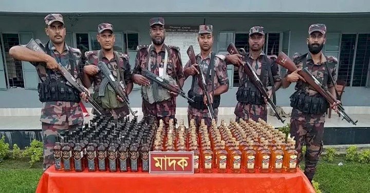 সুনামগঞ্জে বিজিবি’র অভিযানে ভারতীয় মদ জব্দ