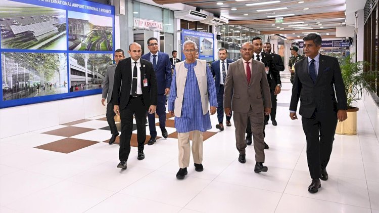লন্ডনের উদ্দেশে ঢাকা ছাড়লেন প্রধান উপদেষ্টা