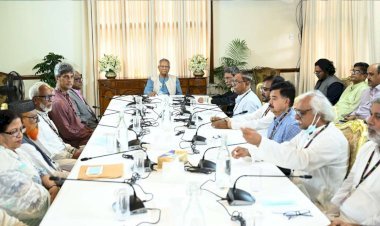 ১৩ দলের নেতাদের সঙ্গে বৈঠকে প্রধান উপদেষ্টা