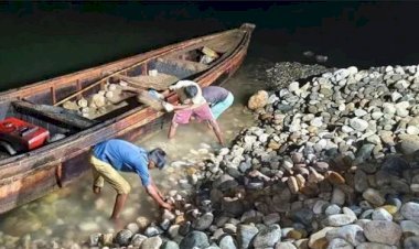 লুট হওয়া পাথর সাত দিনের মধ্যে আগের জায়গায় ফেলার নির্দেশ