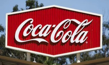 আবারও বাজার থেকে তুলে নেওয়া হলো কোকা-কোলার পণ্য