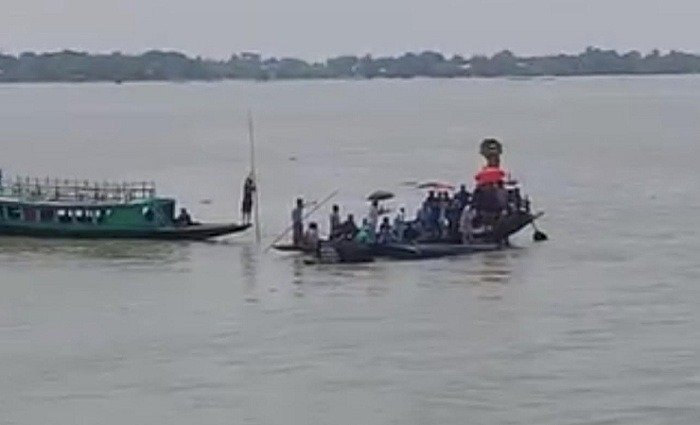 সুনামগঞ্জে হাওরে নৌকা ডুবে শিশুসহ নিখোঁজ ২