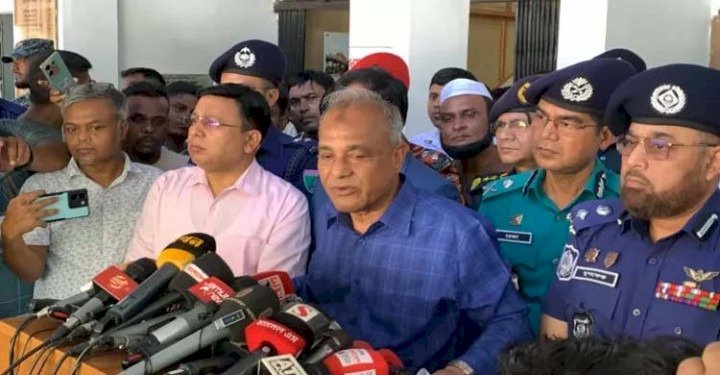 সাদাপাথর লুটপাট দুদকের প্রতিবেদন খতিয়ে দেখা হচ্ছে: স্বরাষ্ট্র উপদেষ্টা
