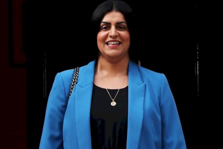 যুক্তরাজ্যে প্রথম মুসলিম নারী হিসেবে ইতিহাস গড়লেন শাবানা