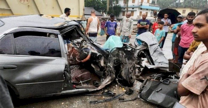 সিলেটে বাস-প্রাইভেট কার মুখোমুখি সংঘর্ষে নিহত ১, আহত ৫