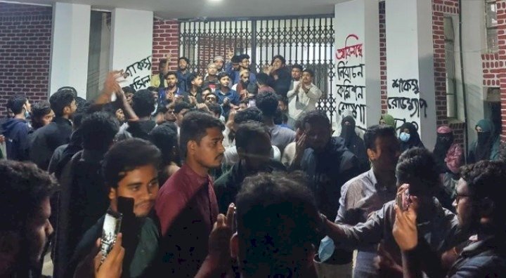 শাহজালাল বিশ্ববিদ্যালয়ের উপাচার্য ও সহ-উপাচার্য অবরুদ্ধ